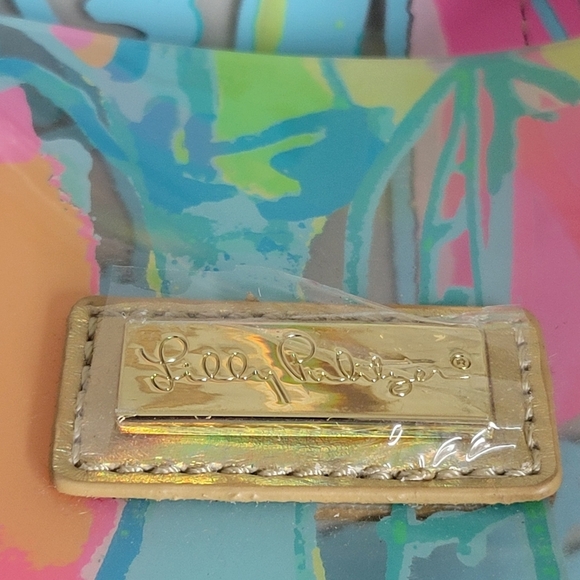 Lilly Pulitzer Breezy 2 Piece Tote Bag. - Picture 9 of 16
